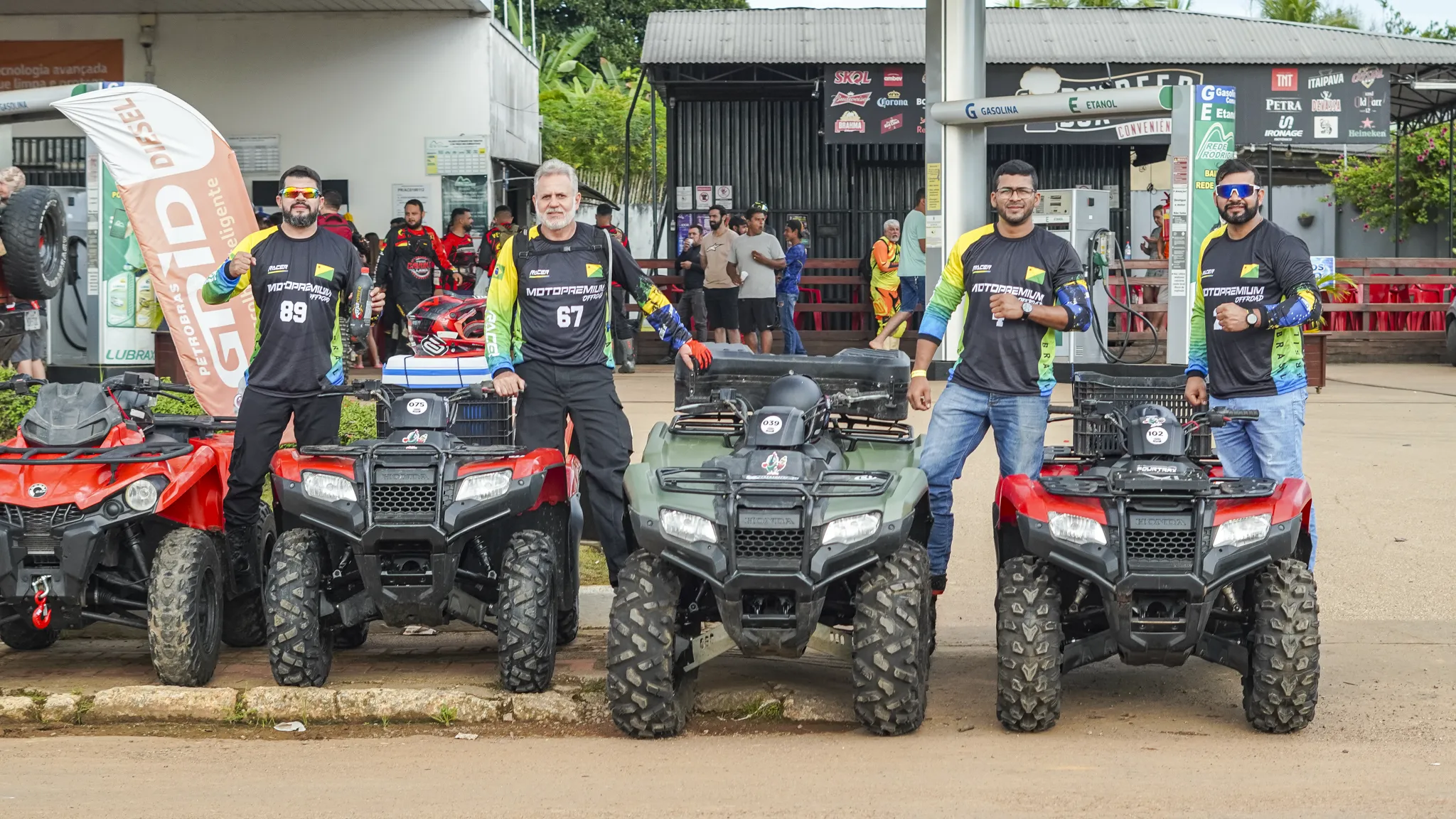 Bebidas Quinarí acelera junto com o Trilhão CavukaLama e fortalece presença em eventos de aventura