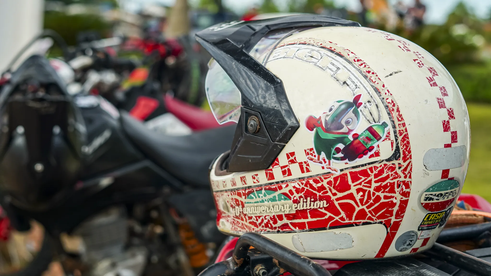 Bebidas Quinarí acelera junto com o Trilhão CavukaLama e fortalece presença em eventos de aventura