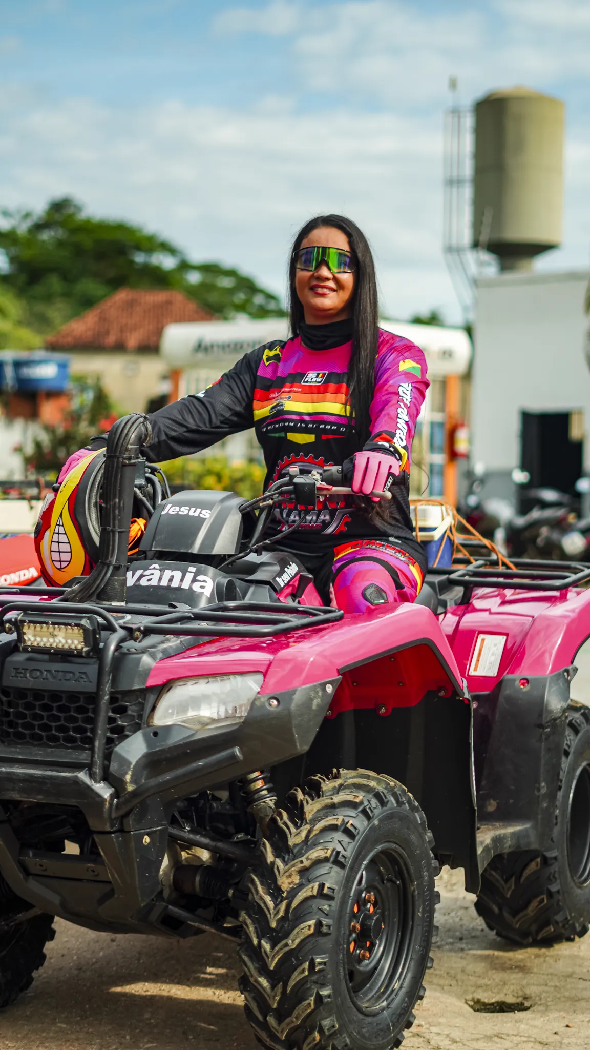 Bebidas Quinarí acelera junto com o Trilhão CavukaLama e fortalece presença em eventos de aventura