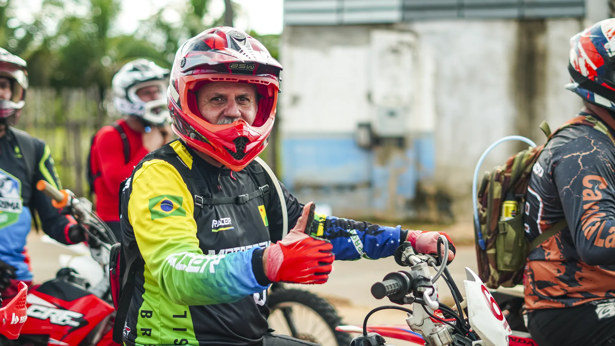 Bebidas Quinarí acelera junto com o Trilhão CavukaLama e fortalece presença em eventos de aventura