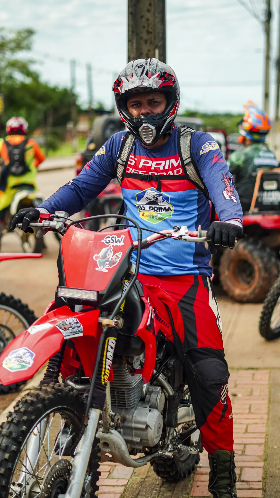 Bebidas Quinarí acelera junto com o Trilhão CavukaLama e fortalece presença em eventos de aventura