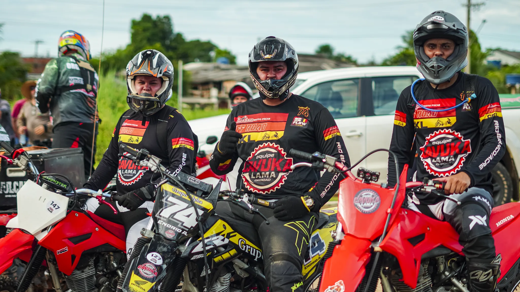 Bebidas Quinarí acelera junto com o Trilhão CavukaLama e fortalece presença em eventos de aventura
