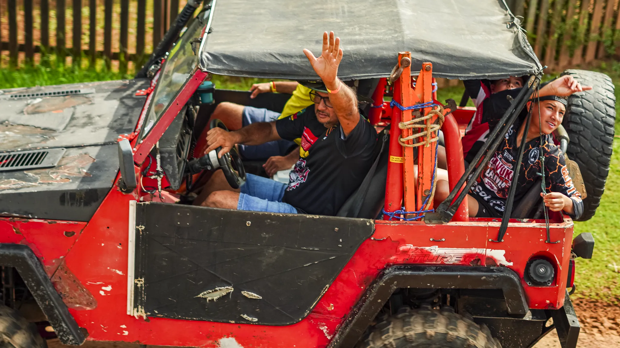 Bebidas Quinarí acelera junto com o Trilhão CavukaLama e fortalece presença em eventos de aventura